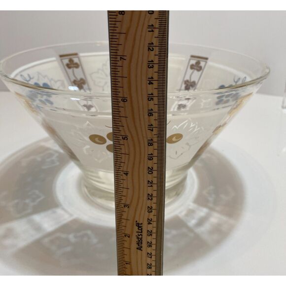 1950's Anchor Hocking Grapevine Pattern Chip Salad Fruit Decorative Bowl - Picture 4 of 10